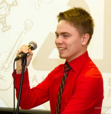 Патриотизм в сердце не вложишь